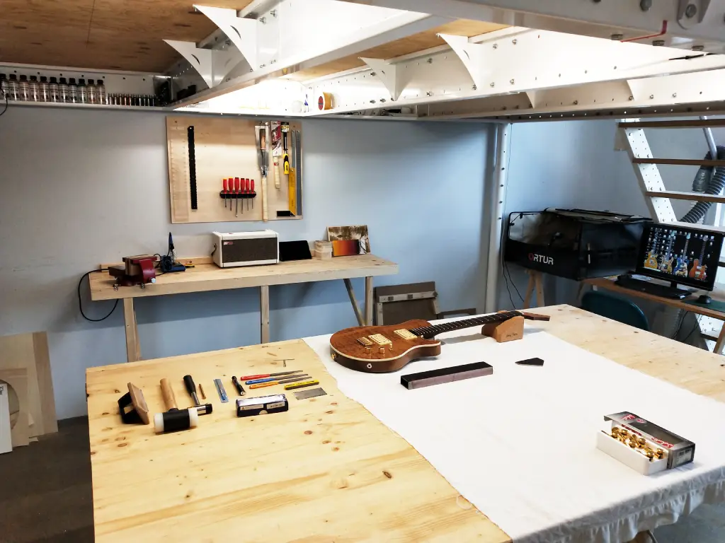 Luthier - Guitares électriques sur mesure - Genève Lausanne